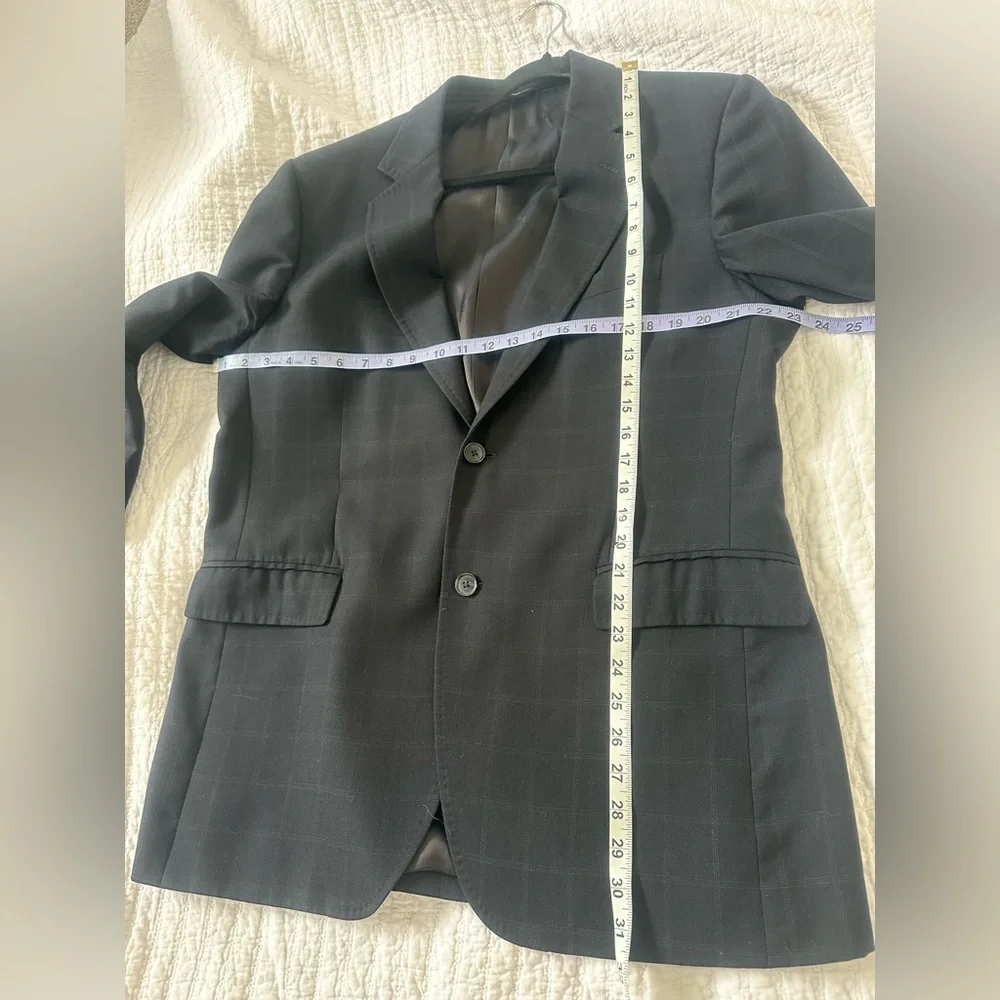 Dolce & Gabbana 100% Virgin Wool Designer Suit | Subtle Checkered Pattern - Picture 14 of 17